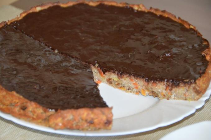 MRKVOVO-JABLEČNÝ KOLÁČ S ČOKOLÁDOU
