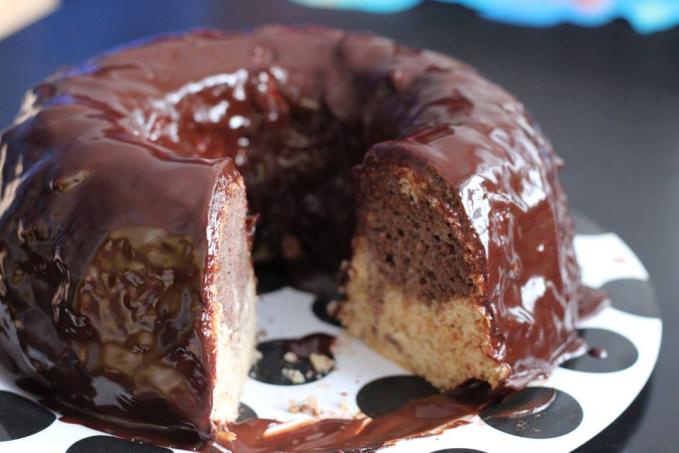 Špaldová bábovka s kokosovým mliekom a ganache polevou