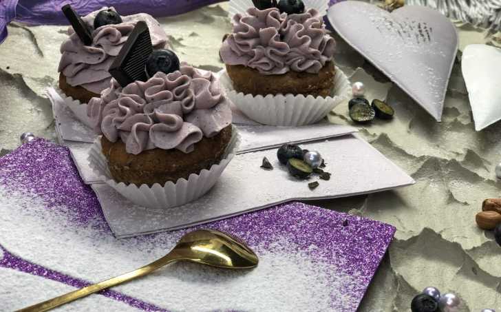 CUPCAKE z lískooříškové mouky s borůvkovým mascarpone !!!