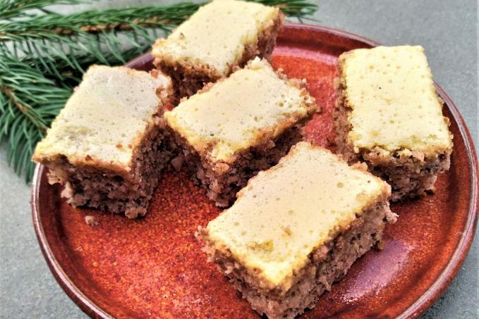 Ořechové řezy se žloutkovou polevou low carb