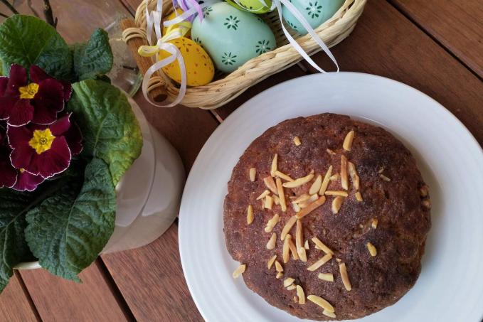 Mazanec (vánočka) z kynutého těsta s celozrnnou moukou