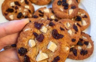 White chocolate&cranberries cookies