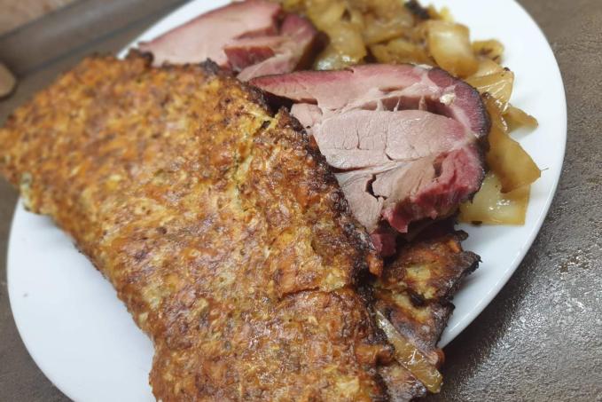 Květákový bramborák s uzeným a se zelím - LC