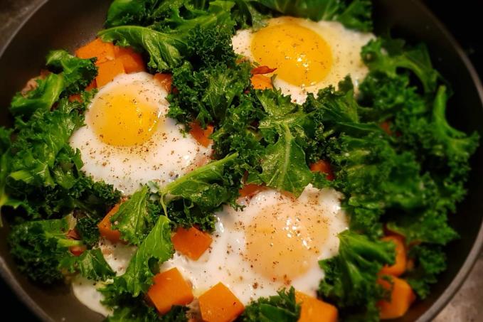 Vejce s kadeřávkem, dýní a pancettou