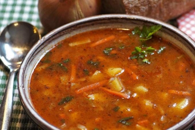 Zelňačka z plece s kedlubnovými bramborami