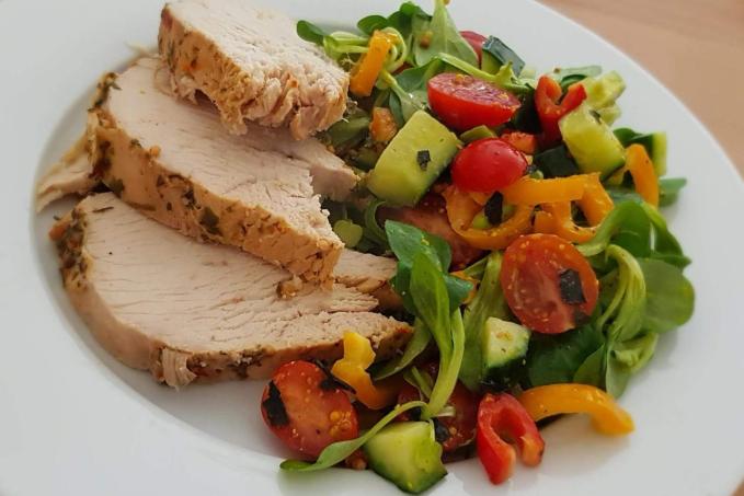 Krůtí prsa s polníčkovým salátem