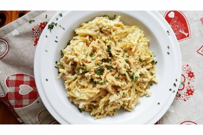 Luxusni špagety se "sýrovou" omáčkou