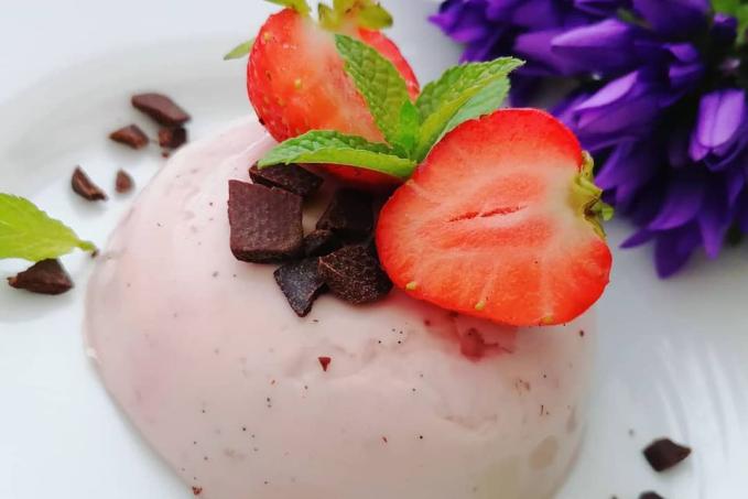 JAHODOVÁ PANNA COTTA