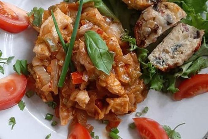 Fajitas s kuřetem a vaječné muffiny