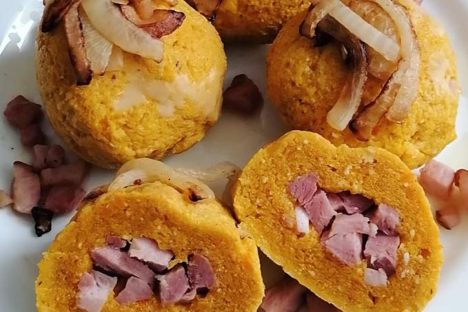 DÝŇOVÉ KNEDLÍKY PLNĚNÉ UZENÝM MASEM - LC