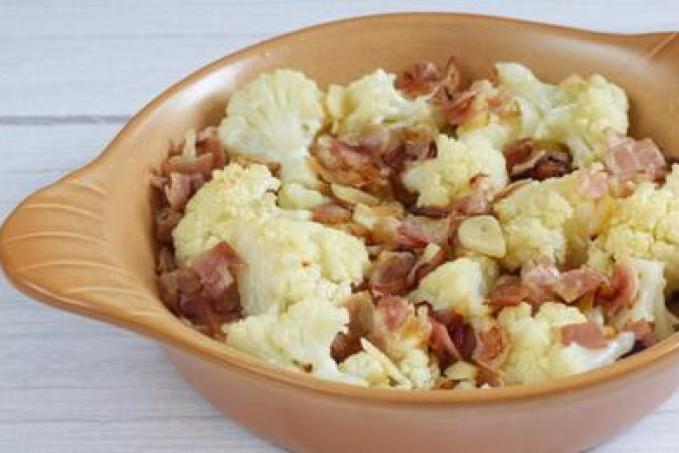 Pečený květák se slaninou