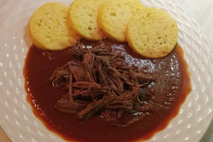 Rajská omáčka s hovězím masem a LC knedlíkem