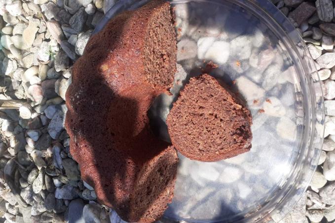 Bábovka perníková s jablky