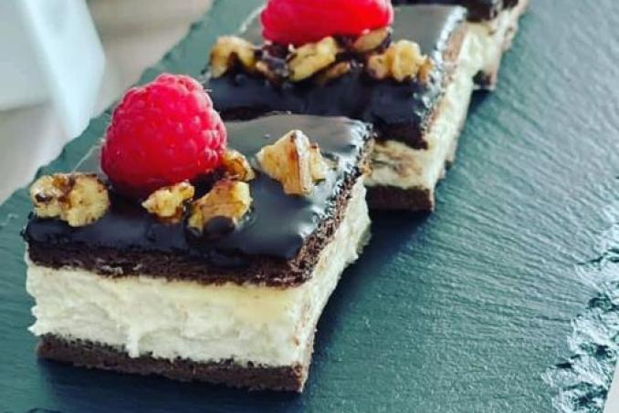 Karamelové řezy se skořicovými ořechy