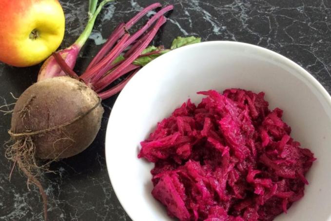 Kvašená červená řepa s jablky