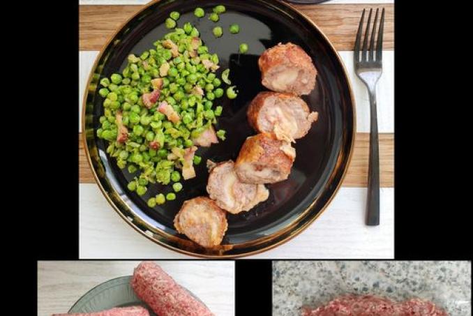 Rolky z mletého masa a sýra, mačkaný hrášek se slaninou a rajčatový salát