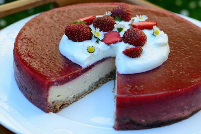 Tvarohový dortík s jahodami