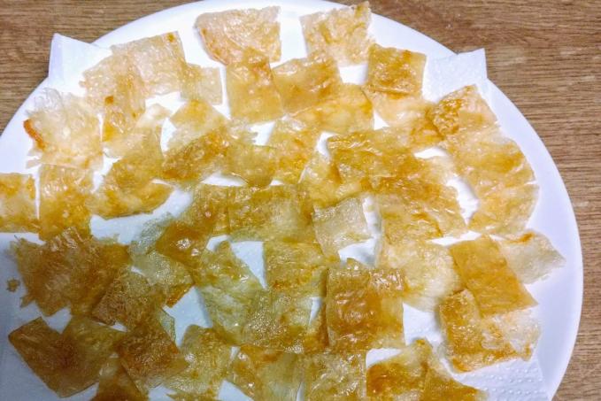 Tvarůžkové chipsy