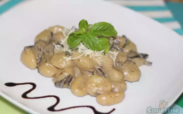 Gnocchi al funghi (houbové bramborové noky)